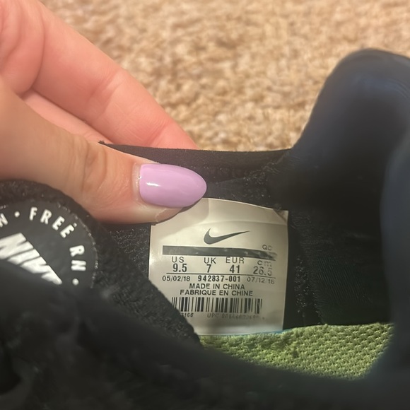 Women’s Nike black running shoes - Picture 7 of 7